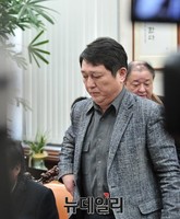 [포토] 기습적으로 새정치 중진회의에 등장한 최재성 의원