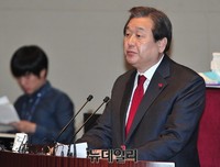 [포토] 모두발언 하는 새누리당 김무성 대표