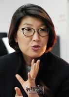 [포토] 정치철학 밝히는 이행자 의원