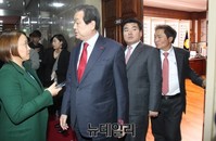 [포토] 의장실 나서는 김무성 대표와 원유철 원내대표