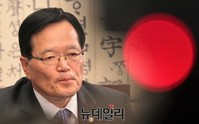 [포토] 취재진의 질문에 답하는 정의화 국회의장