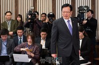 [포토] 기자간담회장으로 입장하는 정의화 의장