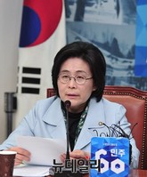 [포토] 발언하는 새정치민주연합 유승희 최고위원