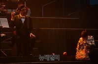 [포토] 스크린서 볼수 없는 황정민의 디테일한 연기