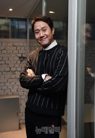 [포토] 히말라야 주연 맡은 배우 정우, 따뜻한 미소