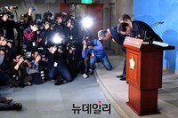 [포토] 인사하는 문병호, 유성엽, 황주홍