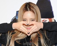 [포토] 리복 인페르노, 랩퍼 헤이즈 '강렬한 눈빛 하트'