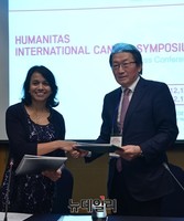 [포토] 의료협약 체결하는 임영진 원장-지나 브라운 교수