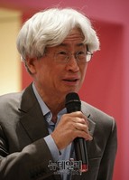 [포토] 대한민국의 탄생, 개막식하는 소설가 복거일