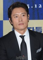 [포토] '내부자들' 감독판 시사회 참석한 이병헌