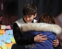 [포토] 조선마술사, 팬 따뜻하게 안아주는 유승호