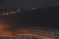 [포토] 최전방 GOP 경계시설물 점검