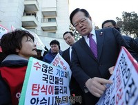 [포토] 출근길 엄마부대 면담하는 정의화 국회의장