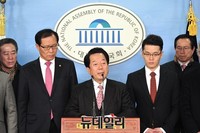 [포토] 탈당 기자회견 갖는 김희철 의원
