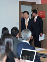 [포토] 입장하는 천정배 국민회의 창준위원장