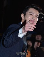 [KBS연기대상] 중국팬에게 인사하는 서인국