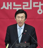 [포토] 위안부협상 관련 발언하는 윤병세 장관