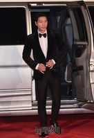 [KBS연기대상] 밴에서 내린 배우 이상우