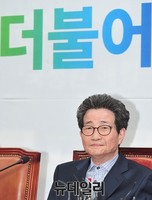 [포토] 더불어 이목희 정책위의장