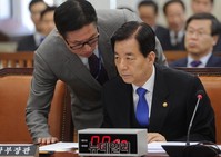 [포토] 국방위원회 전체회의 참석한 한민구 장관