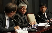 [포토] 대화나누는 뉴스제휴평가위원장