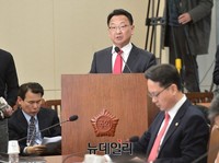[포토] 모두발언하는 유일호 장관 후보자
