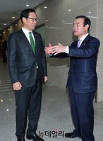 [포토] 대화나누는 문병호-장병완