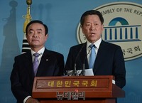 [포토] 탈당기자회견 하는 주승용-장병완