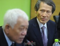 [포토] 경청하는 한상진 공동창당위원장