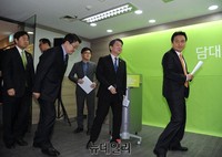 [포토] 송기석 전 부장판사 '국민의당 입당'