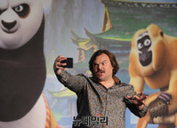 [포토] 쿵푸팬더3, 셀카찍는 잭 블랙