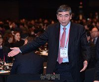 [포토] 입장하는 한미약품 이관순 사장