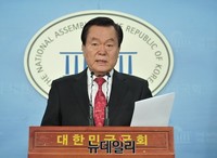 [포토] 김경재 전 의원, 한국자유총연맹 회장 선거 출마