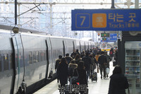 [포토] 고향 앞으로 향하는 시민들