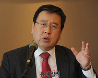 [포토] 주제 발표하는 오정근 건국대 금융IT학과 특임교수