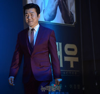 [포토] 국민배우 설강식 역 맡은 배우 윤제문