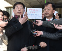 [포토] 선고 직후 소감 밝히는 양승오 박사