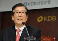 [포토] 취임 인사하는 이동걸 산업은행 회장