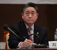 [포토] 제주4.3 중앙위원 교체 이유 설명하는 지만원 박사