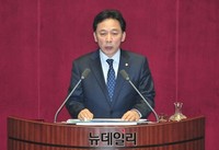 [포토] 비교섭단체 대표연설 하는 정의당 정진후 원내대표