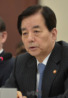 [포토] 국방위 전체회의 참석한 한민국 국방부 장관