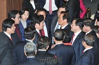 [포토] 필리버스터 대책 논의하는 새누리당 의원들