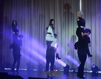 [포토] 몽환적인 타이틀 '갤럭시'에 3인조로 컴백한 레이디스코드