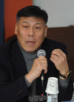 [포토] 토론회 참석한 황근 선문대 신문방송학과 교수