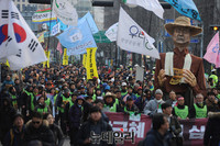 [포토] 4차 민중총궐기 집회 '서울광장서 대학로까지 행진'