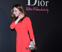 [포토] 빨간원피스 입은 가수 아이비