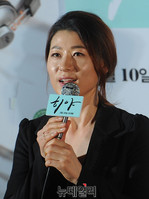 [포토] 히야, 이지영 감독 