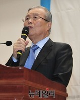 [포토] 소상공인 정책공약 전달식, 모두발언 하는 김종인