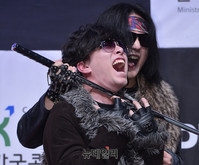 [포토] 사우스바이사우스웨스트 가는 헤비메탈 그룹 피해의식