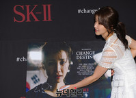 [포토] 사인하는 배우 이시영